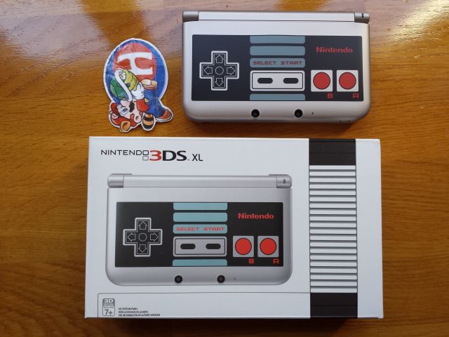3DS XL Nes Edition.